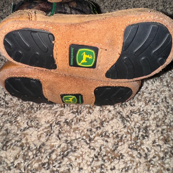 John Deere Johnny Poppers Baby Infant Boots Size 4 Camo - Picture 5 of 6